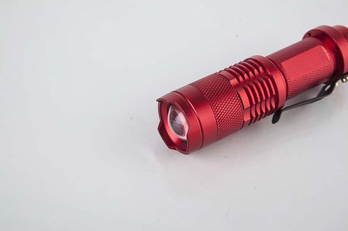 车载手电筒精选指南 315型号锂电池与软触开关的实用解析